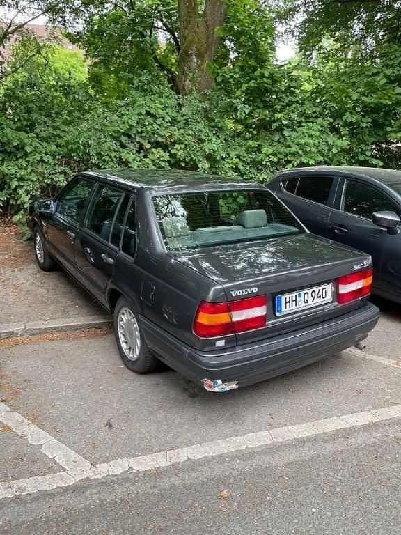 Grau Gebraucht 1991 Volvo 944 Limousine | 4.350 € - Bild 1/4