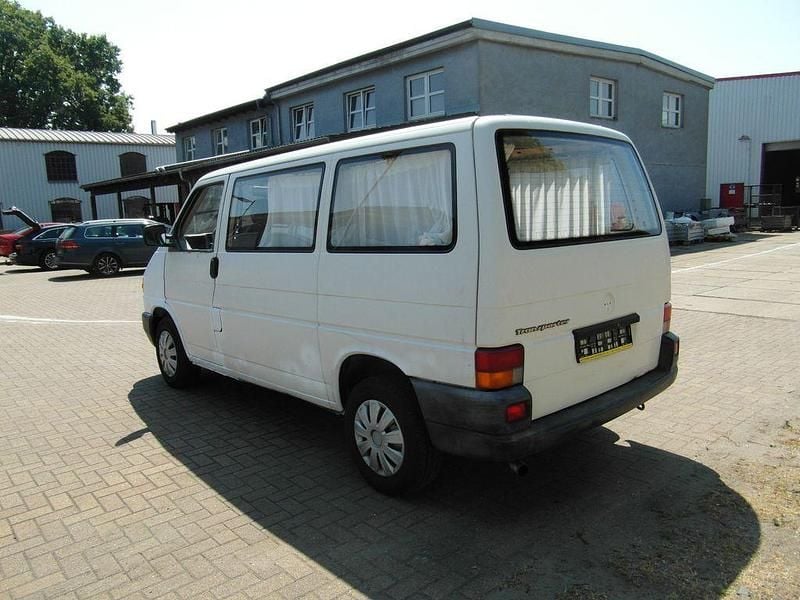 Gebraucht VW Caravelle 68 PS (50 kW) 1999 Weiß Van / Kleinbus