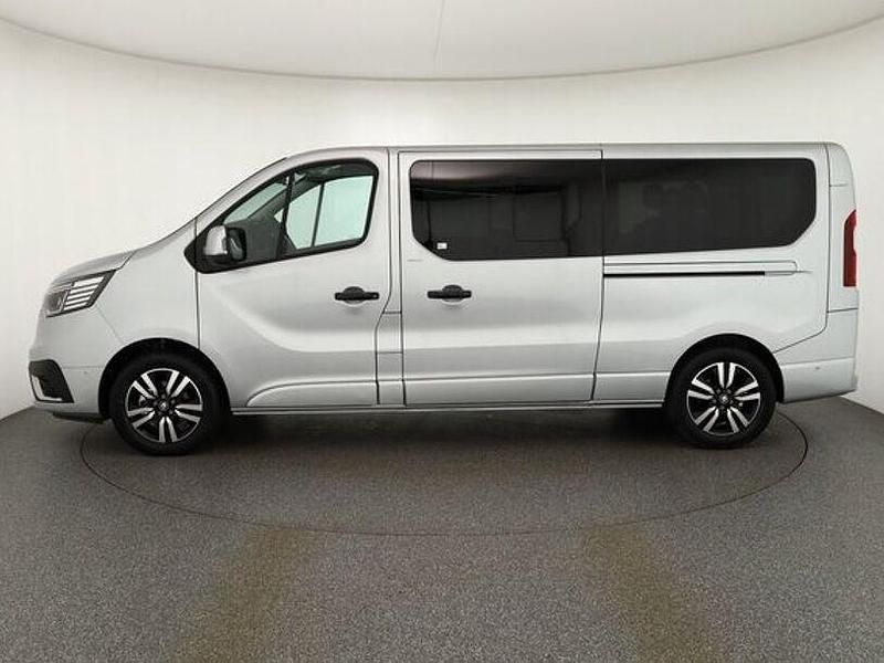 Gebraucht Renault Trafic 170 PS (125 kW) 2024 Silber Van / Kleinbus