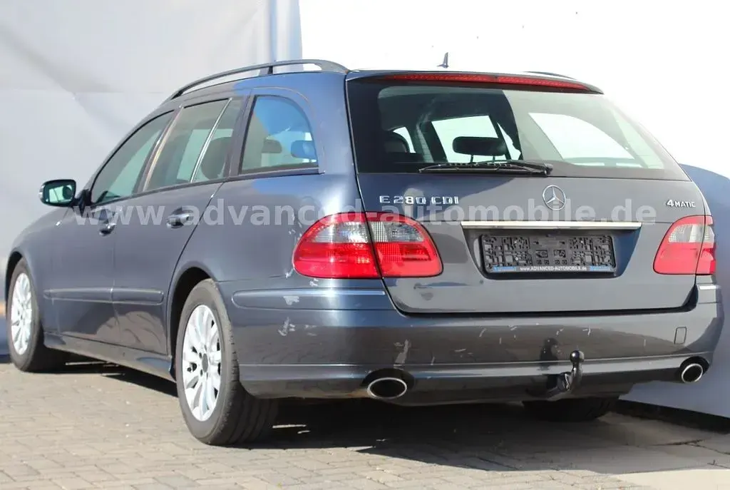 Używany Mercedes E280 Elegance 190 KM (139 kW) 2008 Szary Kombi
