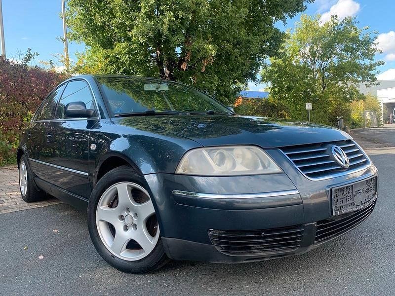Gebraucht VW Passat 150 PS (110 kW) 2004 Blau Limousine