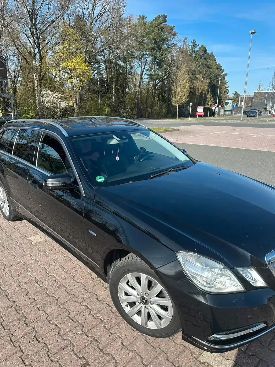 Second-hand Mercedes E220 170 CP (125 kW) 2011 Negru Break