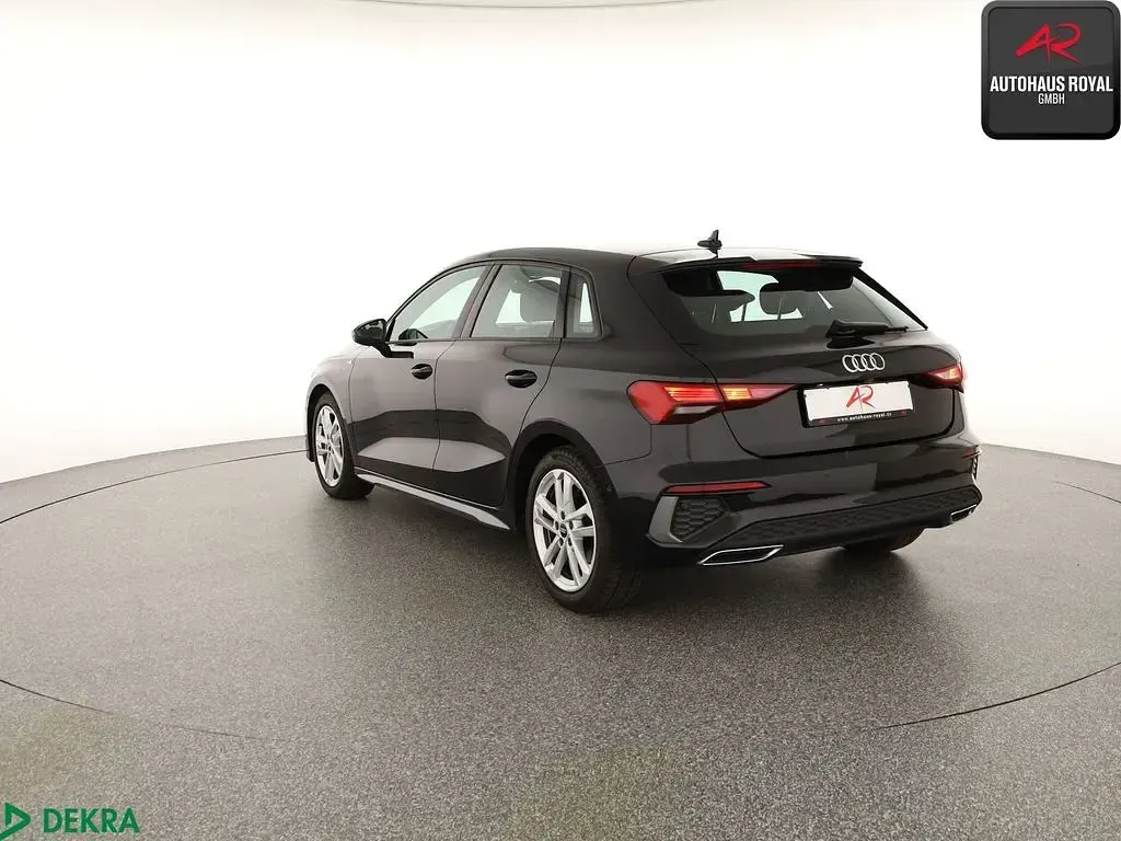 Używany Audi A3 S-Line 116 KM (85 kW) 2022 Czarny Sedan/Limuzyna