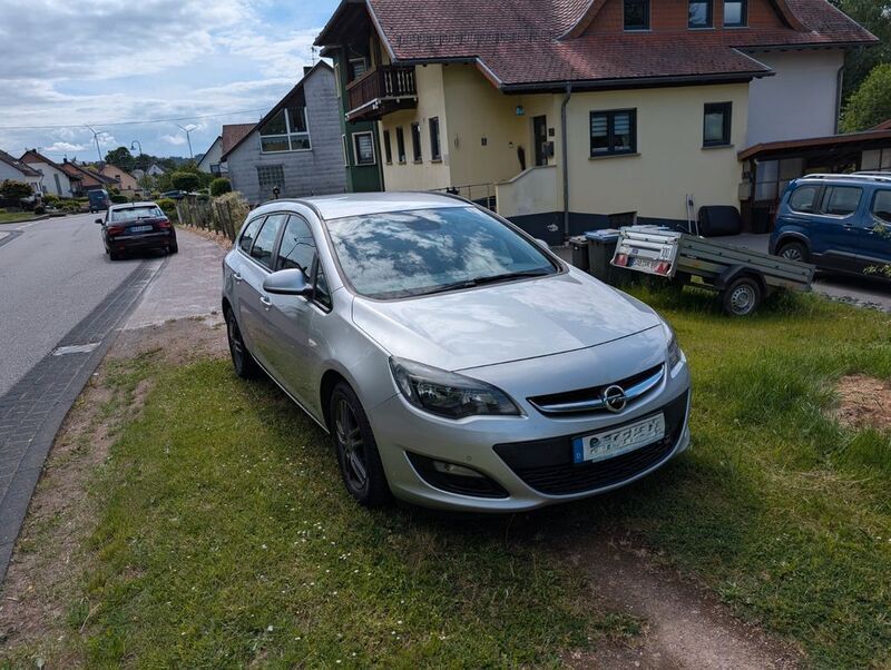 Silber Gebraucht 2014 Opel Astra Sport Kombi | 4.290 € (Guter Preis) - Bild 1/4