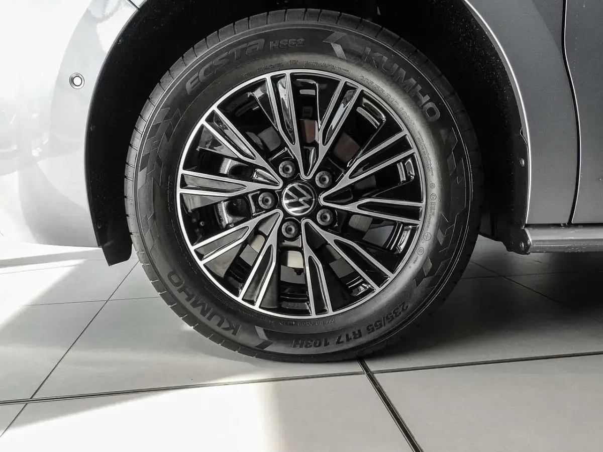 Neu VW T7 Goal 150 PS (110 kW) 2026 Silber Van