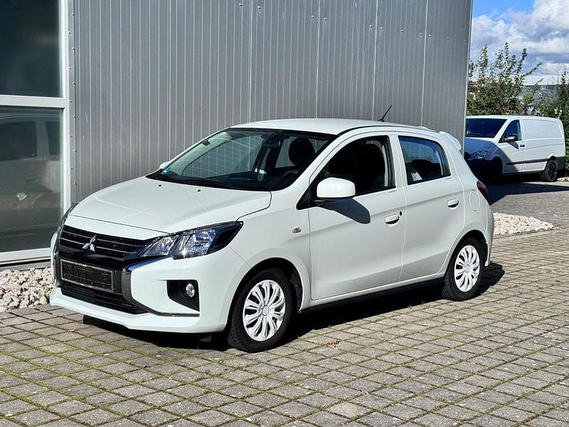 Weiß Gebraucht 2022 Mitsubishi Space Star Select Limousine | 7.800 € (Superpreis) - Bild 1/4