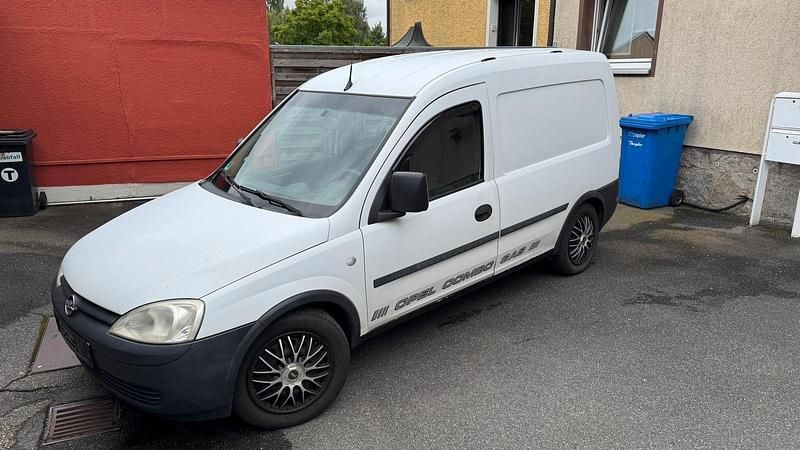 Weiß Gebraucht 2006 Opel Combo Van / Kleinbus | 1.300 € (Guter Preis) - Bild 1/4