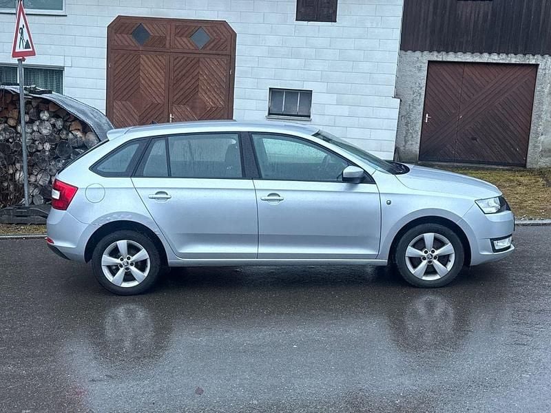 Gebraucht Skoda Rapid 90 PS (66 kW) 2014 Silber Kleinwagen