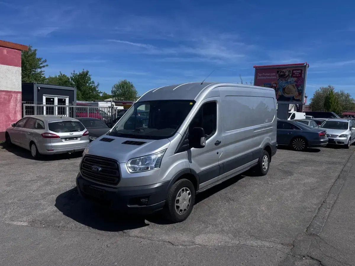 Gebraucht Ford Transit Trend 155 PS (114 kW) 2015 Weiß Van / Kleinbus
