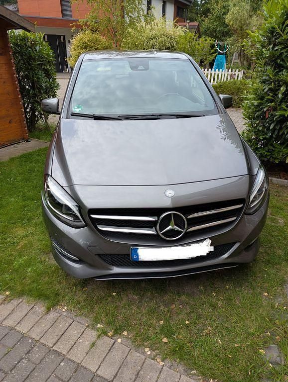 Gebraucht Mercedes B180 AMG 109 PS (80 kW) 2015 Grau Van / Kleinbus