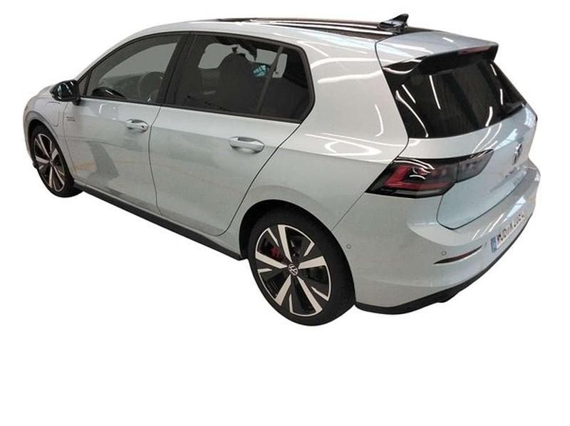 Gebraucht VW Golf VIII GTE 271 PS (199 kW) 2025 Crystal ice blue metallic Limousine