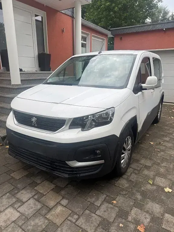 Gebraucht Peugeot Rifter Active 102 PS (75 kW) 2021 Weiß Van / Kleinbus