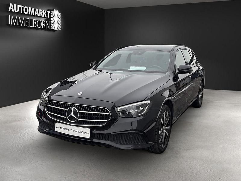 Gebraucht Mercedes E300 306 PS (225 kW) 2021 Schwarz/baltic black Kombi