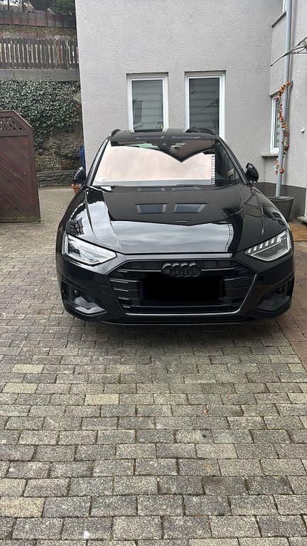 Second-hand Audi A4 Advanced 163 CP (119 kW) 2020 Negru Break