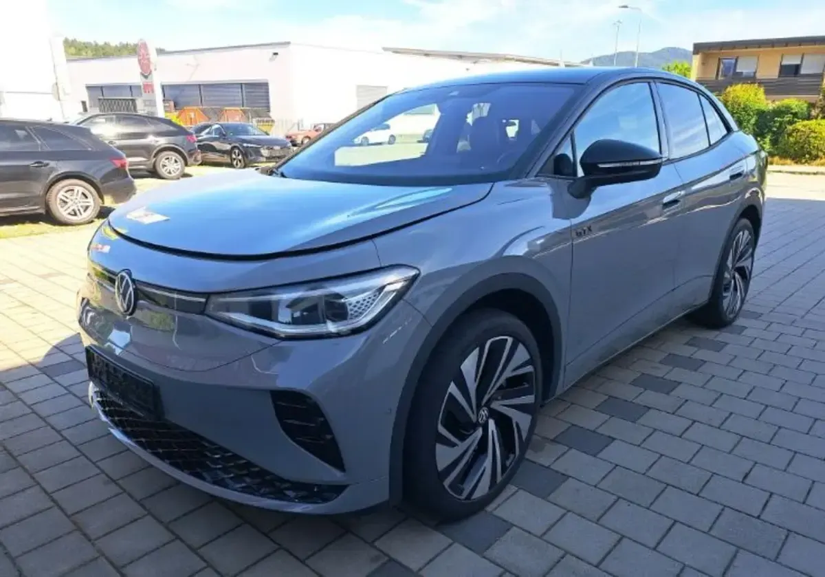 Gebraucht VW ID.5 GTX 219 kW (299 PS) 2023 Mondsteingrau schwarz SUV