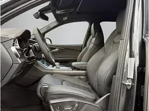 Neu Audi Q7 Business 286 PS (210 kW) 2026 Grau (daytonagrau perleffekt) SUV