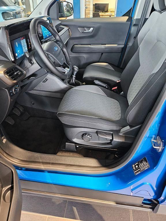Neu Ford Tourneo Courier Titanium 125 PS (91 kW) 2025 Blau Van / Kleinbus