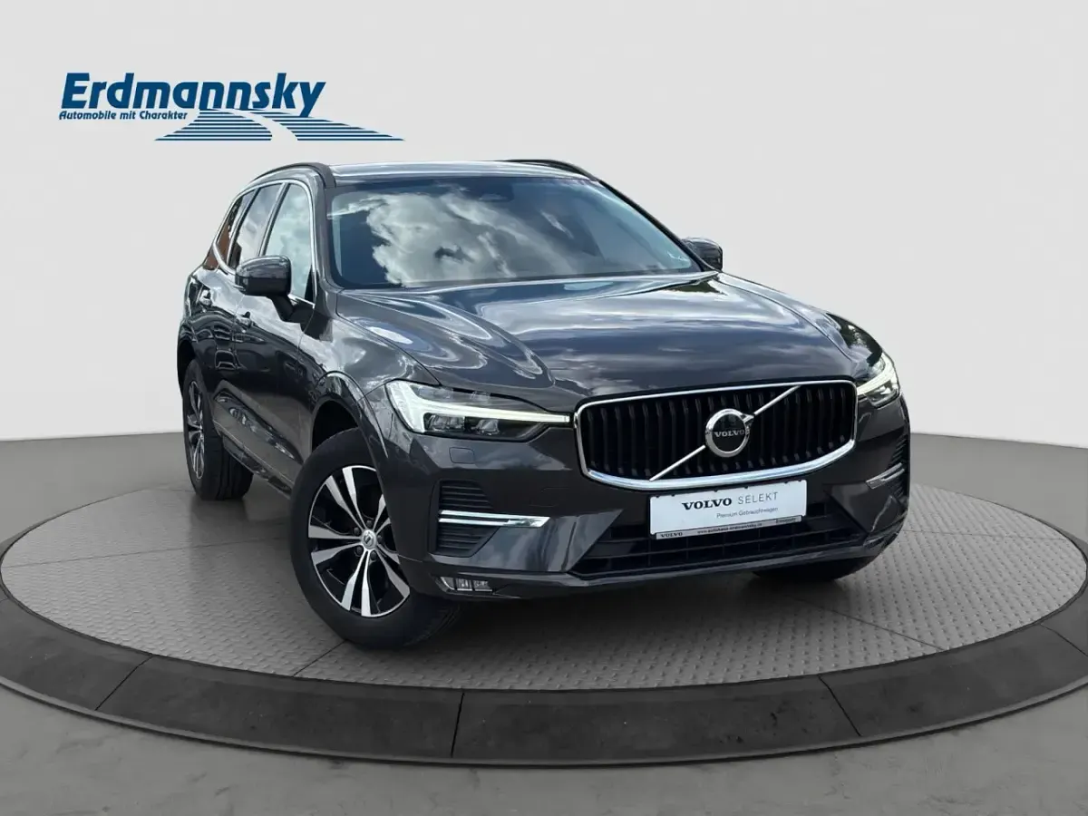 Gebraucht Volvo XC60 Momentum 197 PS (144 kW) 2022 Grau SUV