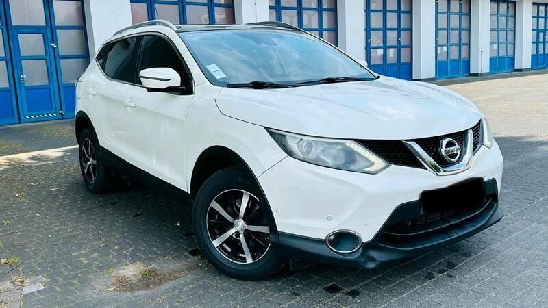 Weiß Gebraucht 2015 Nissan Qashqai 360º SUV | 7.899 € (Superpreis) - Bild 1/4