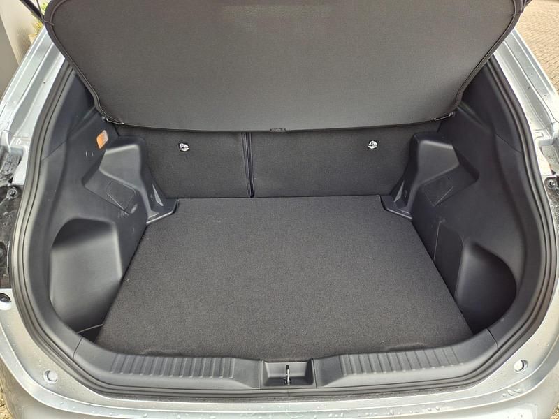 Shimmering silver metallic Neu 2025 Toyota Yaris | 28.275 € (Fairer Preis) - Bild 1/4