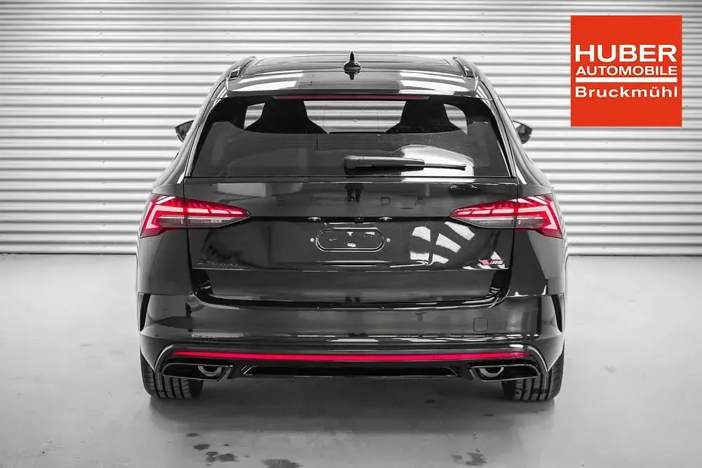 Usata Skoda Octavia RS 265 CV (194 kW) 2025 Nero Station wagon