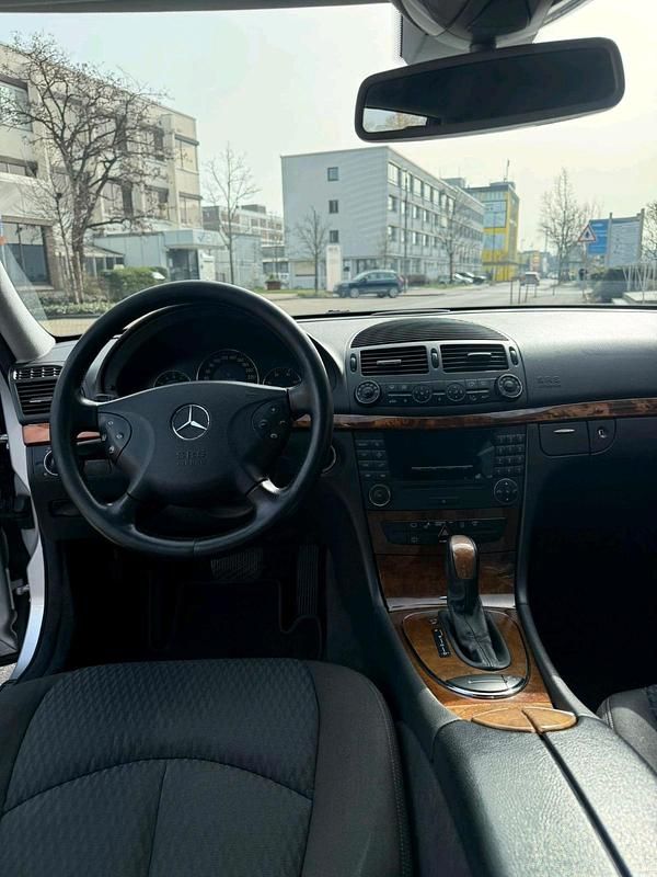 Second-hand Mercedes E270 177 CP (130 kW) 2004 Argintiu Break