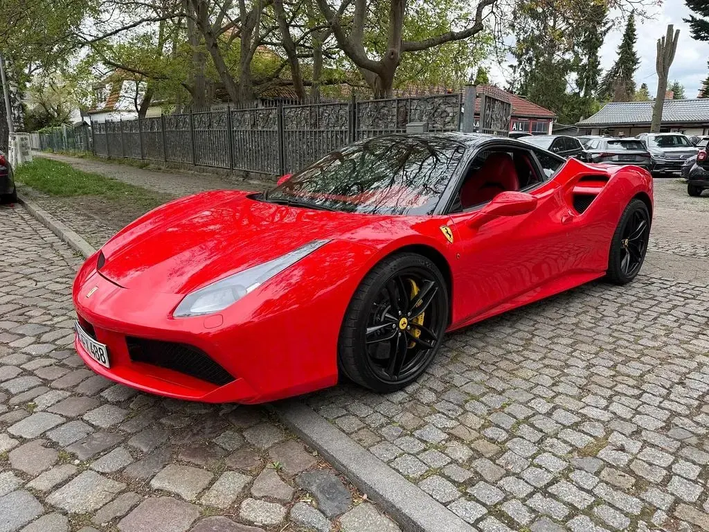 Second-hand Ferrari 488 669 CP (492 kW) 2015 Roșu Coupe