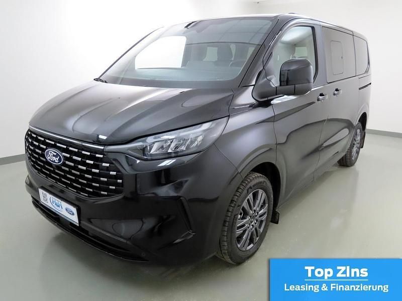 Gebraucht Ford Tourneo Titanium 136 PS (100 kW) 2025 Schwarz Van / Kleinbus