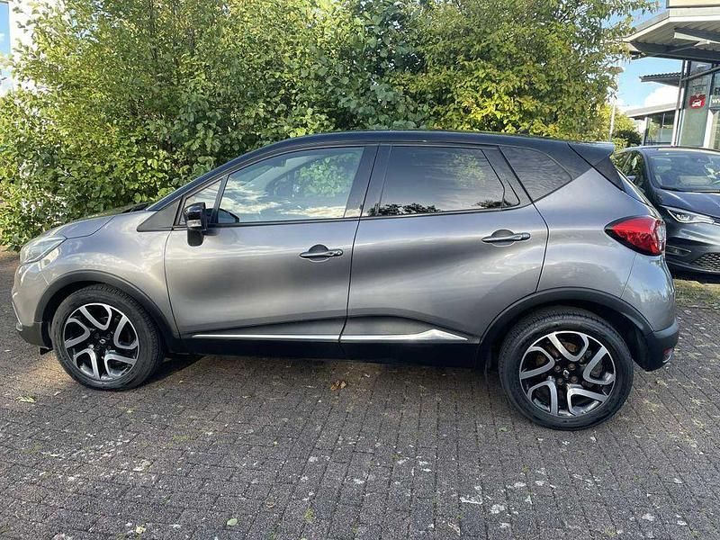 Gebraucht Renault Captur Intens 90 PS (66 kW) 2016 Grau kng + schwarz gne (metallic) SUV