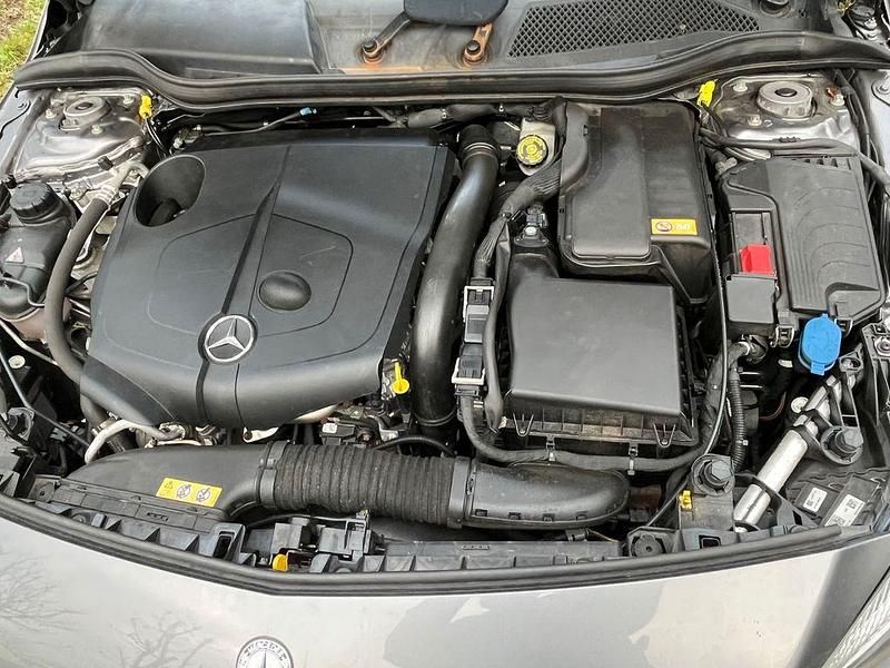 Gebraucht Mercedes A200 136 PS (100 kW) 2016 Schwarz Limousine