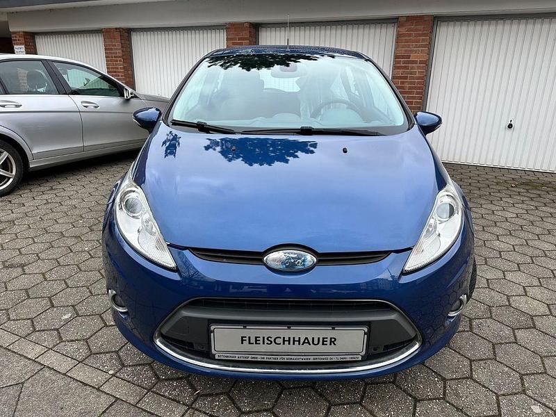 Gebraucht Ford Fiesta Titanium 82 PS (60 kW) 2008 Blau Kleinwagen
