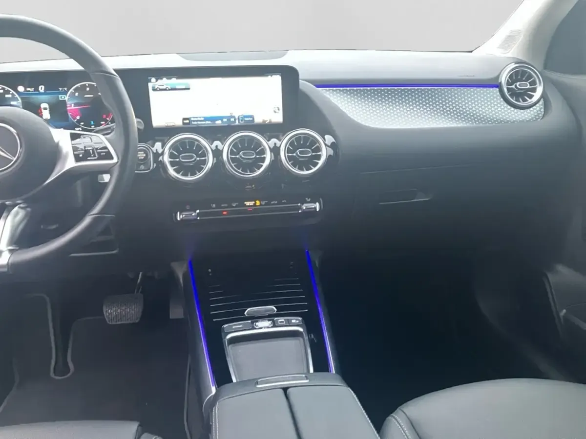 Gebraucht Mercedes GLA200 Progressive 150 PS (110 kW) 2025 Unilack polarweiß SUV