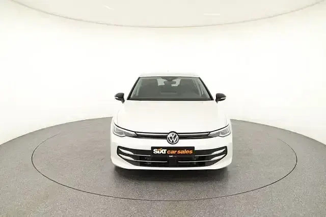 Second-hand VW Golf VIII Goal 150 CP (110 kW) 2025 Alb Berlinǎ