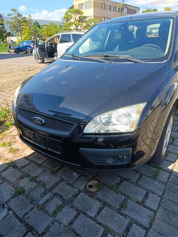 Schwarz Gebraucht 2007 Ford Focus Limousine | 1.500 € (Superpreis) - Bild 1/4