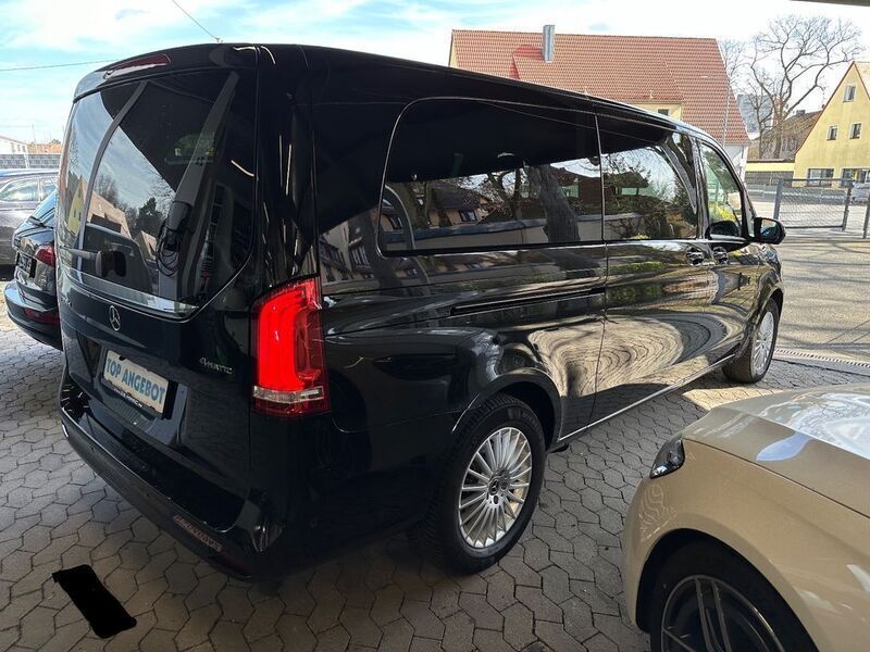 Gebraucht Mercedes V300 237 PS (174 kW) 2023 Schwarz Van / Kleinbus