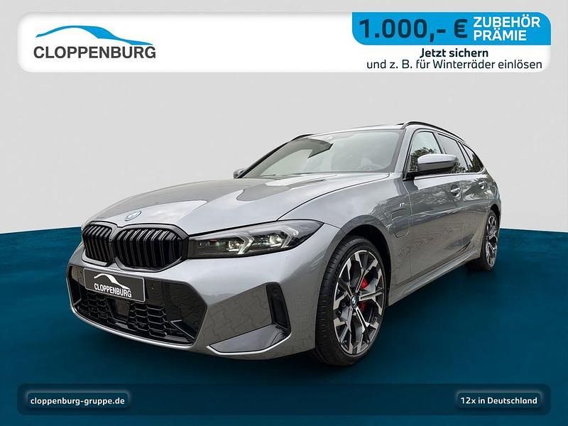 Grau Neu 2025 BMW 330e M Sport Limousine | 62.940 € - Bild 1/3