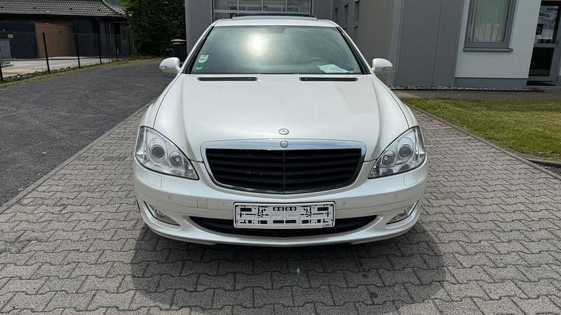 Silber Gebraucht 2006 Mercedes S350L Limousine | 10.900 € - Bild 1/4