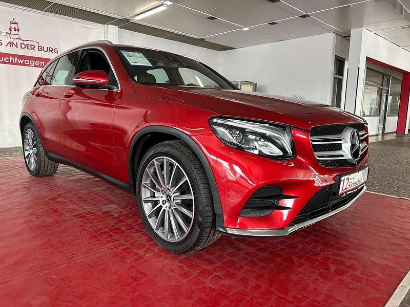 Hyazinthrot metalliclack Gebraucht 2019 Mercedes GLC250 AMG line SUV | 27.999 € (Fairer Preis) - Bild 1/4