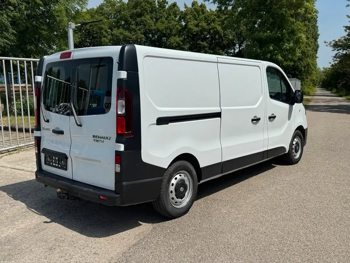 Gebraucht Renault Trafic 120 PS (88 kW) 2017 Weiß Van / Kleinbus
