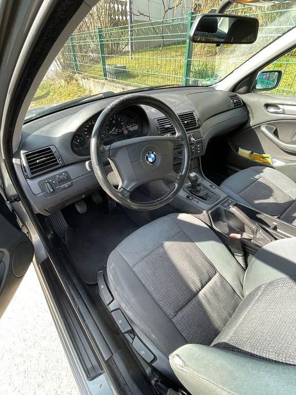 Gebraucht BMW 318 143 PS (105 kW) 2004 Grau Limousine