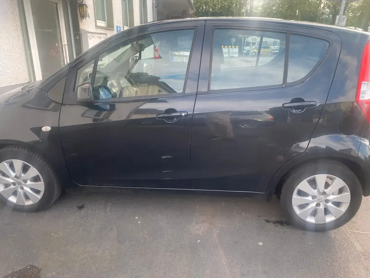 Gebraucht Suzuki Splash 86 PS (63 kW) 2010 Schwarz Kleinwagen