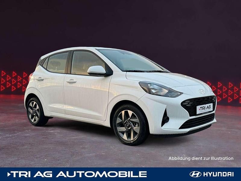 Atlas white / sol Neu 2024 Hyundai i10 Trend Kleinwagen | 16.719 € (Fairer Preis) - Bild 1/4