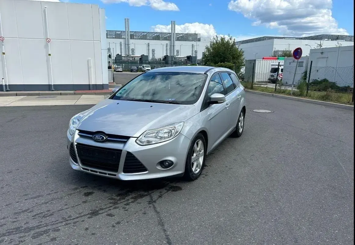 Gebraucht Ford Focus 115 PS (84 kW) 2012 Silber Kombi