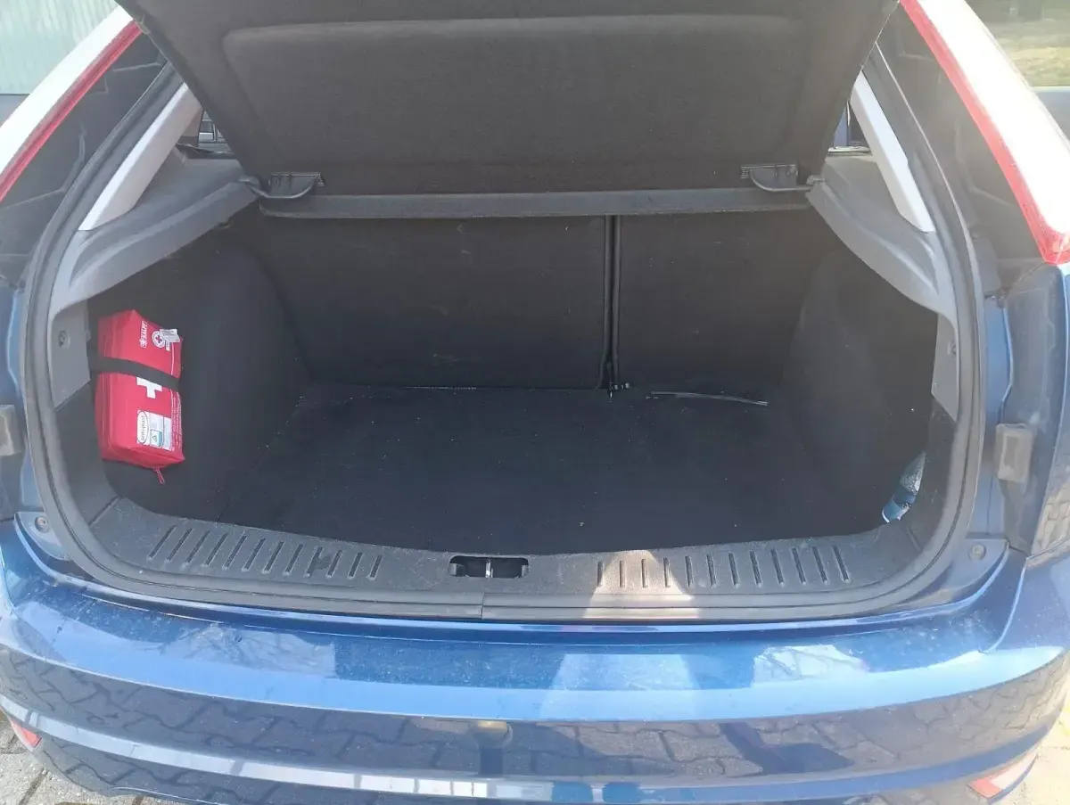 Gebraucht Ford Focus Style 101 PS (74 kW) 2009 Blau Limousine