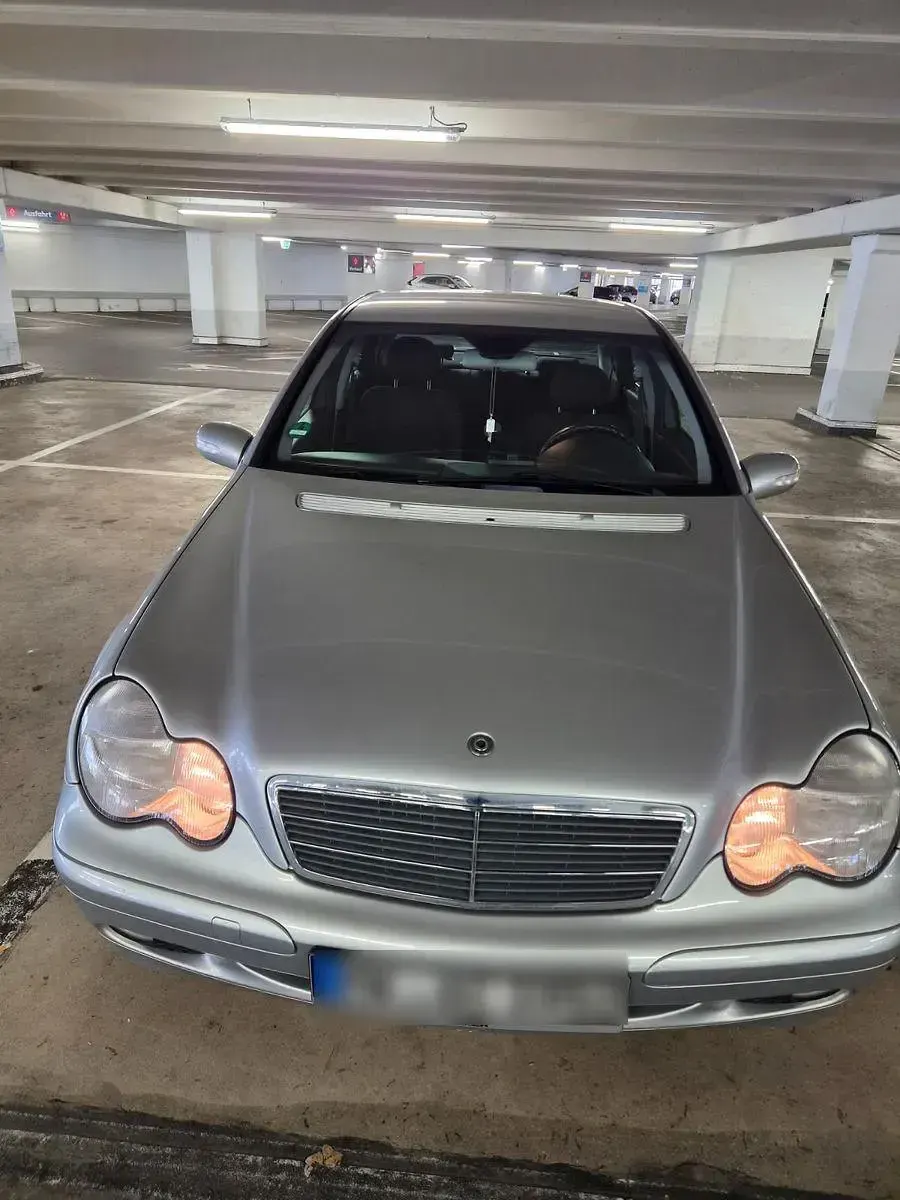 Gebraucht Mercedes C200 116 PS (85 kW) 2001 Silber Limousine