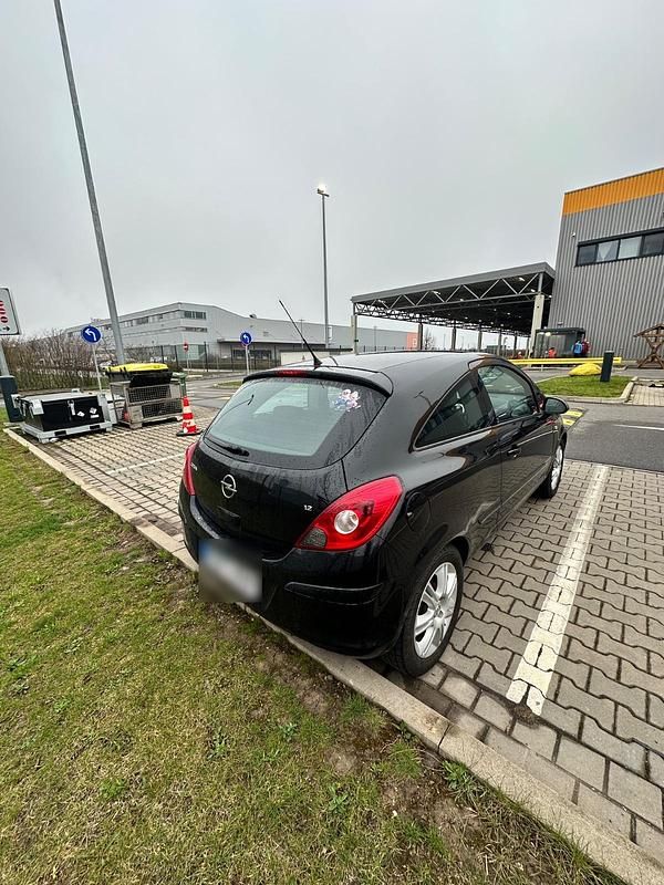 Second-hand Opel Corsa 80 CP (58 kW) 2008 Negru Hatchback