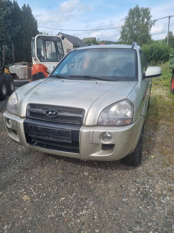 Beige Gebraucht 2007 Hyundai Tucson GLS SUV | 1.950 € (Superpreis) - Bild 1/4