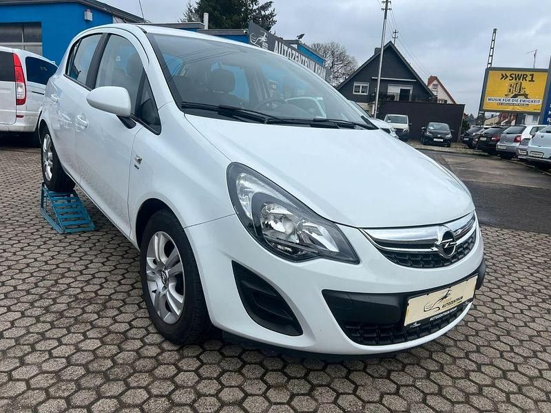 Gebraucht Opel Corsa Energy 69 PS (50 kW) 2014 Weiß Kleinwagen