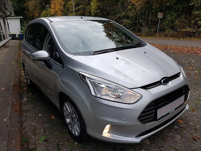 Gebraucht Ford B-MAX Titanium 105 PS (77 kW) 2017 Platin silber metallic Van / Kleinbus