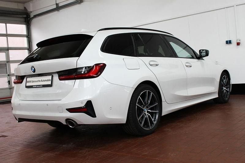 Gebraucht BMW 320 M Sport 190 PS (139 kW) 2020 Weiß Limousine